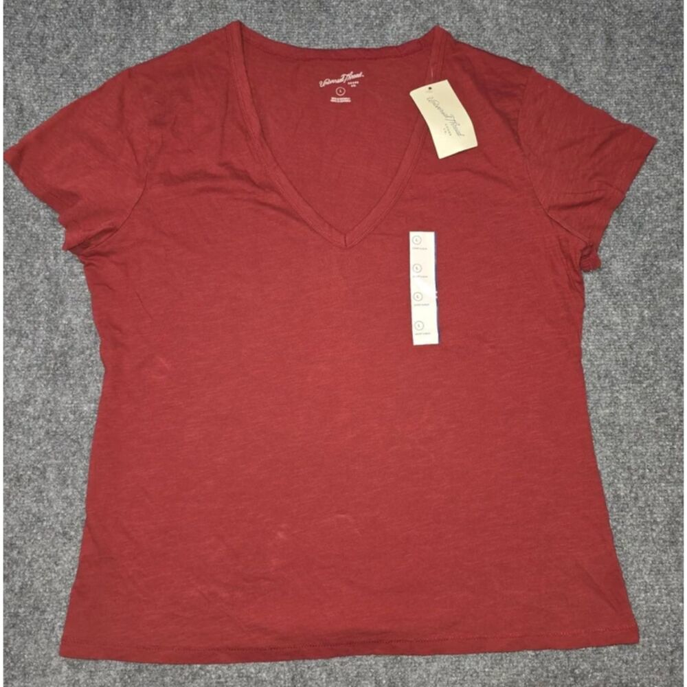 Universal Thread Women’s Large Red V-Neck Short Sleeve T-Shirt